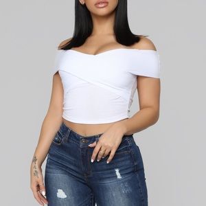 WHITE OFF SHOULDER TOP